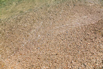 Mimice - oblázková pláž, Omišská riviéra, Chorvatsko