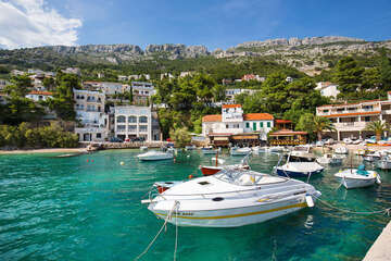 Pisak, Omišská riviéra, Chorvatsko