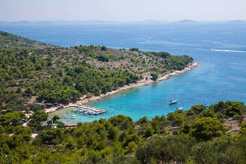 Pláž Čigrada, Murter, ostrov Murter, Chorvatsko