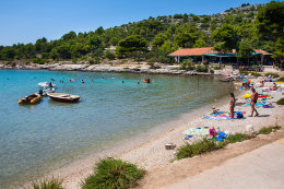 Pláž Čigrada, ostrov Murter, Chorvatsko