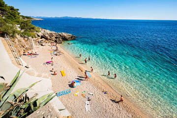 Dingač - Borak - oblázková pláž pod domem Zorana, Pelješac, Chorvatsko