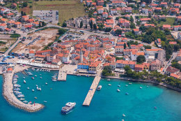 Fažana - letecký pohled, Istrie, Chorvatsko