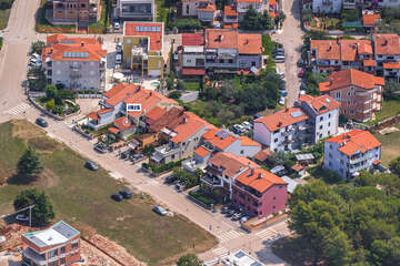 Fažana - letecký pohled, Istrie, Chorvatsko