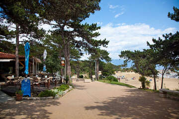 Rajska plaža - restaurace u pláže, Lopar, ostrov Rab, Chorvatsko