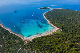 Písečná pláž Sakarun - letecký pohled, Soline, Dugi Otok, Chorvatsko