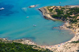 Další pláže severně od Loparu, ostrov Rab, Chorvatsko