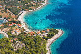 Prižba - pláž Vela plaža na poloostrově Ratac - letecký pohled, ostrov Korčula, Chorvatsko
