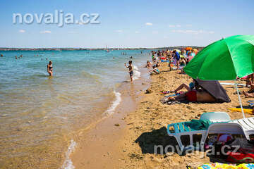 Sabunike - písečná Královnina pláž, Zadarská riviéra, Chorvatsko