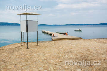 Sukošan - molo na pláži Dječji raj, Zadarská riviéra, Chorvatsko