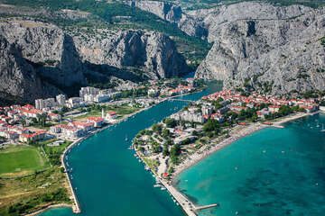 Omiš letecky, Chorvatsko