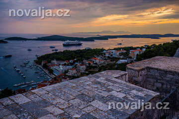 Hvar - pohled na město z pevnosti Španjol, ostrov Hvar, Chorvatsko