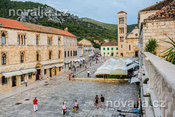 Hvar - náměstí sv. Štěpána, ostrov Hvar, Chorvatsko