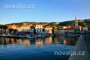 Jelsa - centrum města, ostrov Hvar, Chorvatsko