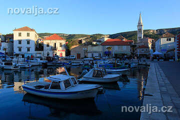 Jelsa - centrum města, ostrov Hvar, Chorvatsko