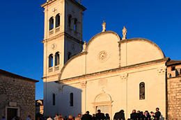 Jelsa - farní kostel sv. Fabiána a Šebestiána (Sveti Fabijan i Sebastijan), ostrov Hvar, Chorvatsko