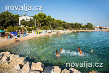 Mandre - oblázkové pláže, ostrov Pag, Chorvatsko