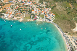 Apartmány Mira - letecký pohled, Stará Novalja, ostrov Pag, Chorvatsko