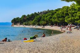 Živogošče Blato - oblázkové pláže, Makarská riviéra, Chorvatsko