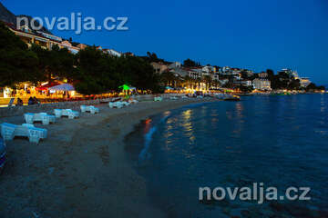Večerní Podgora, Makarská riviéra, Chorvatsko