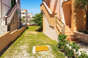 Apartmány Bojan - okolí domu, Povljana, ostrov Pag, Chorvatsko