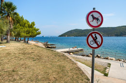 Vis - pláže, ostrov Vis, Chorvatsko