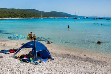 Písečná pláž Sakarun, ostrov Dugi Otok, Chorvatsko