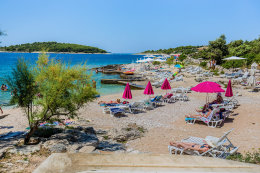 Apartmány Kadulja - oblázková pláž, Zečevo Rogozničko, Šibenická riviéra, Chorvatsko