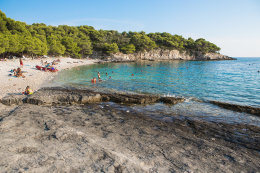 Rukavac - pláž Srebrna, ostrov Vis, Chorvatsko