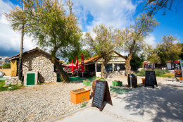 Apartmány Vita - restaurace a bary u pláže, Vodice - Blata, Chorvatsko