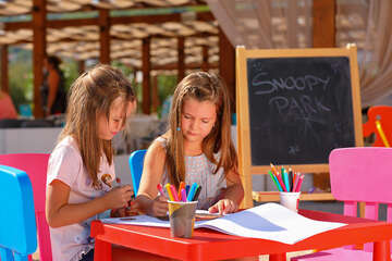 Apartmány Dalmacija - dětské hřiště Snoopy, Preko, ostrov Ugljan, Chorvatsko