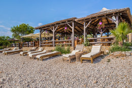 Pláž Tepluš, Rukavac, ostrov Vis, Chorvatsko | NOVALJA