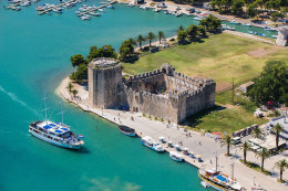 Trogir - letecký pohled, Trogirská riviéra, Chorvatsko