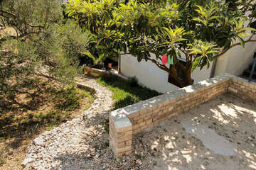 Apartmány Nevera - okolí domu, jižní zátoka ostrova Hvar, Chorvatsko