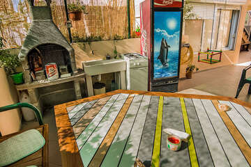 Apartmány Tramontana - společná terasa a gril pro klienty apartmánu A4 a studia S5, Promajna, Makarská riviéra, Chorvatsko