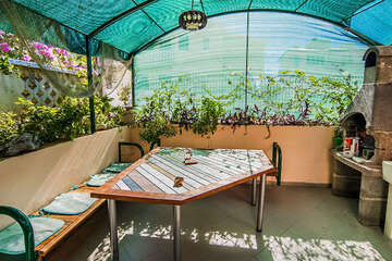 Apartmány Tramontana - společná terasa a gril pro klienty apartmánu A4 a studia S5, Promajna, Makarská riviéra, Chorvatsko