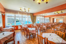 Resort Centinera *** - restaurace, Pula-Banjole, poloostrov Istrie, Chorvatsko