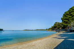 Mobilhomy Centinera - oblázková pláž, Pula-Banjole, poloostrov Istrie, Chorvatsko