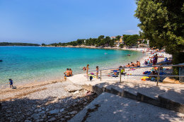 Mobilhomy Centinera - oblázková pláž, Pula-Banjole, poloostrov Istrie, Chorvatsko