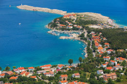 Šilo - letecký pohled, ostrov Krk, Chorvatsko	