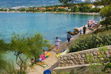 Šilo - betonové molo, ostrov Krk, Chorvatsko	