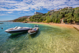 Hotel Plaža - písčitooblázková pláž 50 m od hotelu, město Pag, ostrov Pag, Chorvatsko