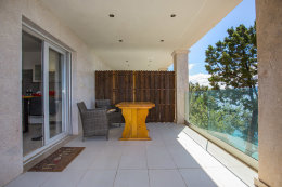 A3 - apartmány Dorela, okolí zátoky Vela Planica, ostrov Brač, Chorvatsko