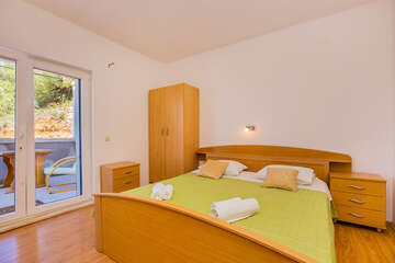 A3 - apartmány Dorela, okolí zátoky Vela Planica, ostrov Brač, Chorvatsko