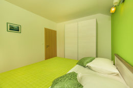 A2 - apartmány Dorela, okolí zátoky Vela Planica, ostrov Brač, Chorvatsko