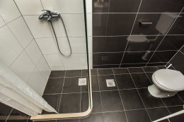 A2 - apartmány Dorela, okolí zátoky Vela Planica, ostrov Brač, Chorvatsko