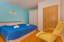 A2 - apartmány Dorela, okolí zátoky Vela Planica, ostrov Brač, Chorvatsko