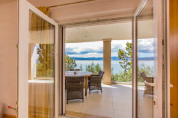 A1 - apartmány Dorela, okolí zátoky Vela Planica, ostrov Brač, Chorvatsko