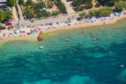Hotel Stella Maris - oblázková pláž, Vodice, Šibenická riviéra, Chorvatsko