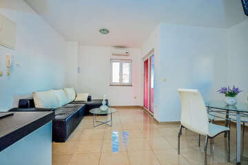 apartmány Larisa, Vodice, Šibenická riviéra, Chorvatsko