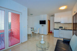 apartmány Larisa, Vodice, Šibenická riviéra, Chorvatsko